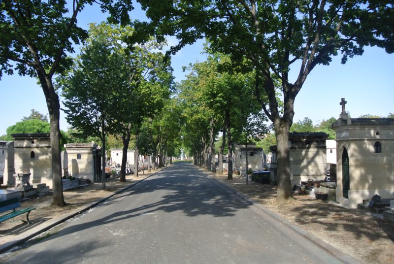 Humour et esprit au cimetière Montparnasse : 200 ans d’Histoire (et d’histoires), de Baudelaire à Sartre, Gainsbourg et Jacques Chirac ! (Sans réservation).