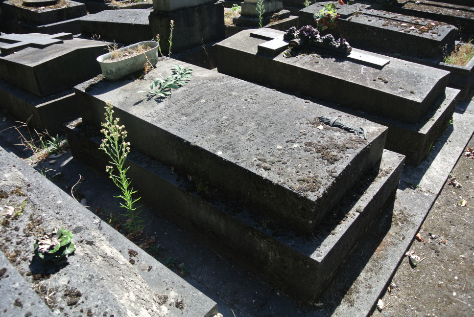 50 Célébrités Du Cimetière Parisien De Pantin. – Bertrand Beyern