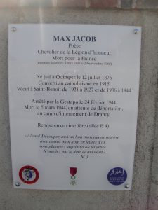 Saint Benoît sur Loire Mur extérieur du cimetière