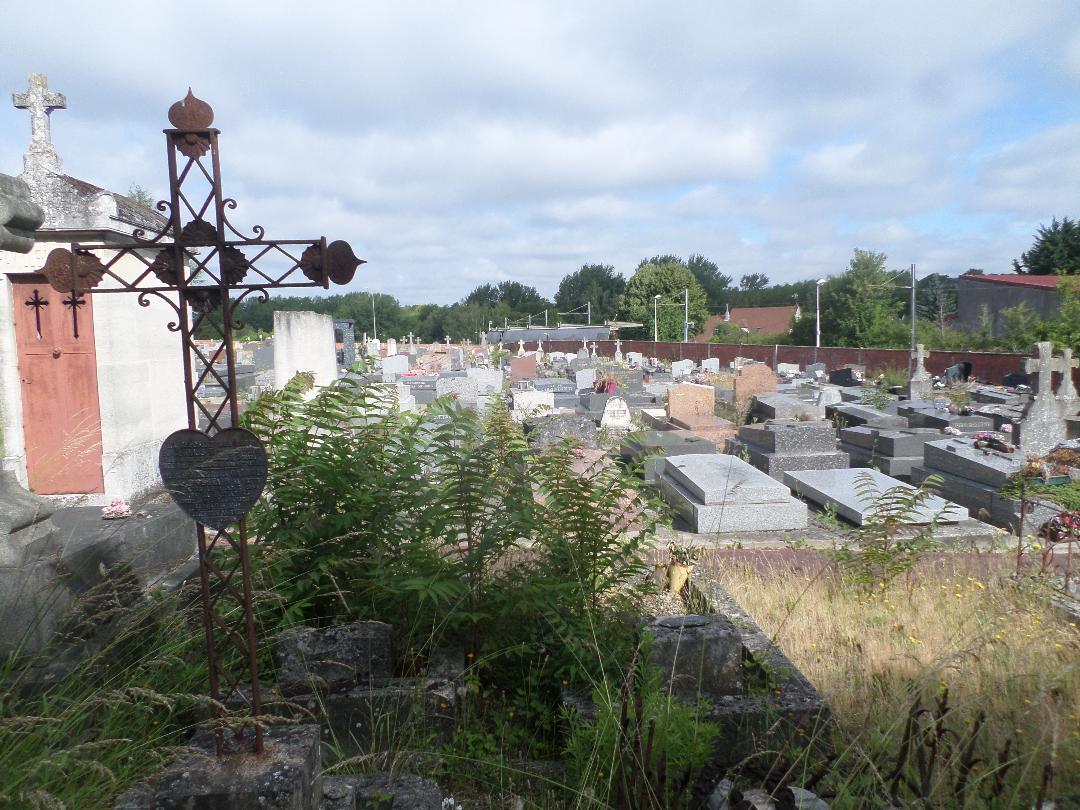 Esbly (77), cimetière ancien.